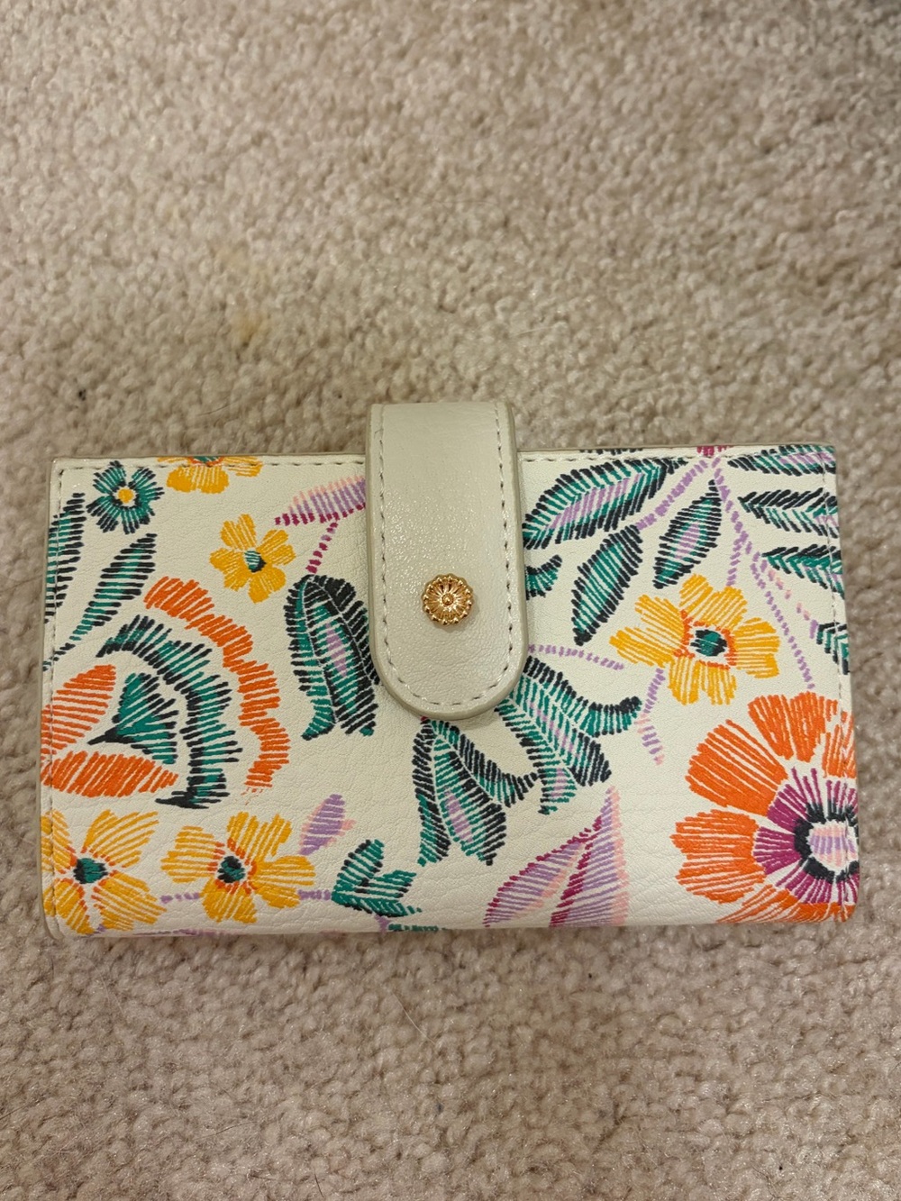 LC Lauren Conrad Adelyn Card Case Bifold Wallet